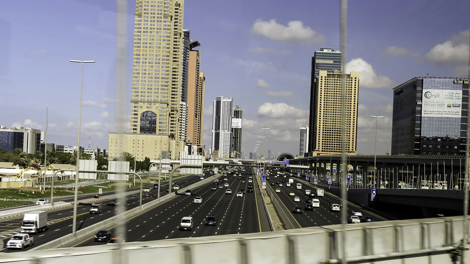 الإمارات: ارتفاع أسعار الوقود لشهر أكتوبر 2026 وسوبر 98 بـ4.40 درهم للتر