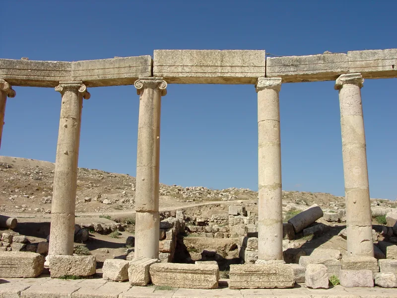 الساحة البيضاوية في جرش — الأردن