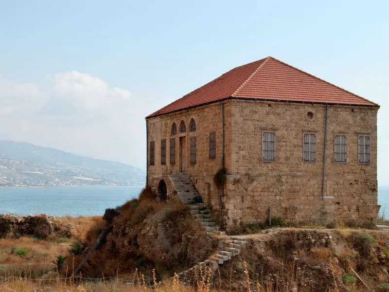 بيت لبناني تقليدي في جبيل — لبنان